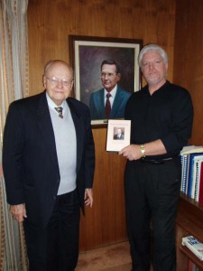 pb110797 Dr. Muncy with Dr. Pierce